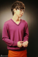 组图：胡夏新写真出炉  萌神变“忧郁王子”