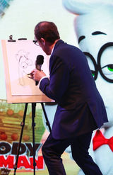 组图：《天才眼镜狗》首映 黄渤穿梭时空卖丝袜