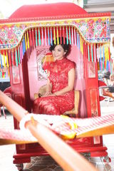 组图：Ella订婚宴现场图曝光 大花轿喜庆阿雅送祝福