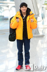 组图：《丛林的法则》金炳万桐俊赶赴婆罗洲