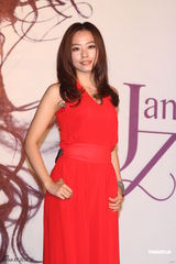 组图：张靓颖宣传新专辑《改变》 红衣胜火性感美艳