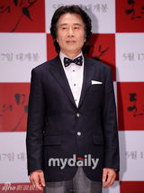 组图：金强宇等出席新片《钱的味道》发布会