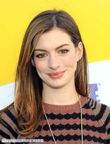 组图：《里约大冒险》洛杉矶放映 海瑟薇笑容甜美