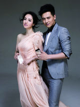 组图：董璇高云翔携手登封面 恩爱诠释幸福密码