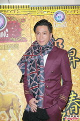 组图：钟嘉欣自曝失窃 吴卓羲新年充电