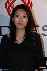 高清组图：蒙嘉慧怒对偷拍者 直言艺人很可怜 