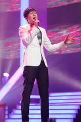 高清组图：新浪网络盛典 满江献唱《中华诵》