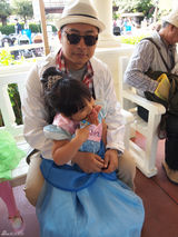 组图：《爸爸去哪儿》曝李湘老公及女儿亲子照