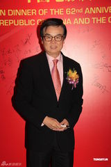 组图：中国电影展晚宴群星璀璨 秦海璐温碧霞拼性感