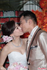 组图：黄长兴大婚众艺人道贺 三轮豪车霸气接亲