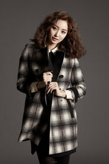 高清图：韩星高俊熙代言写真 尽展成熟干练魅力