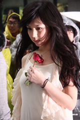 高清组图：林宥嘉绯闻女友邓紫棋台湾拍摄专辑MV