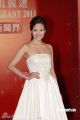 组图：2011年15位候选港姐曝光 表现紧张整体普通