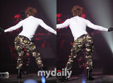 组图：Rain首尔开唱尺度大 与女伴舞秀喷血演出