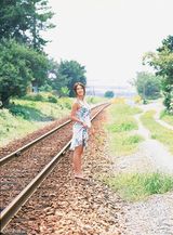 组图：《人间蒸发》阿布真理写真碎花清新