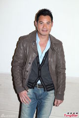 组图：王祖蓝黄智贤等出席《食为奴》饭局