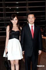 高清组图：徐子珊低胸上阵 诸葛梓岐小鸟依人