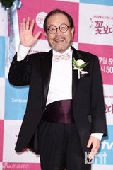 组图：李顺在李瑞镇等出席《花样爷爷》发布会