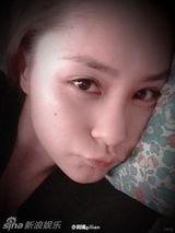 组图：阿娇(钟欣桐)微博自拍美照 芭蕾舞梦幻写真