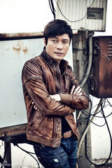 组图：罗嘉良熟男写真曝光 尽显独特男人味