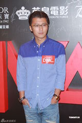 组图：容祖儿透视装助阵新片首映 谢霆锋捧场