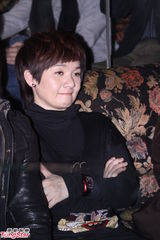 组图：柯以敏当公益电影制片人 于荣光主演《校车》