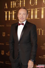 组图：影帝史派西赴澳门做慈善 享受再来中国