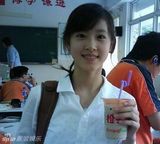 组图：奶茶妹妹美国游学爱上刘强东 美照盘点