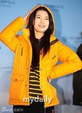 组图：韩星秀智为品牌站台 长发披肩清新邻家