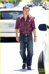 组图：哈莉贝瑞怀孕大肚照曝光 上围激增