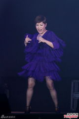 组图：黄小琥开唱动感热舞 与萧亚轩默契合唱