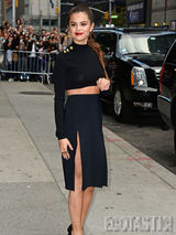 组图：赛琳娜戈麦斯纽约出席活动 性感从容甜美