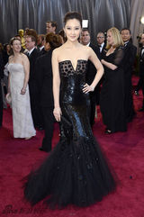 组图：林鹏出席奥斯卡 黑色美人鱼造型展风采