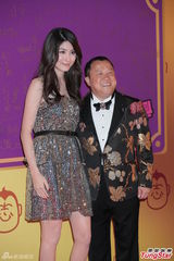 陈可辛吴君如祝寿曾志伟 陈慧琳亮片裙耀眼(图)