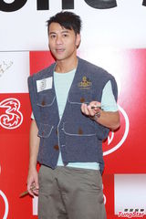 组图：伍咏薇力撑杨怡为人 何超盈否认新恋情