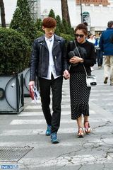 组图：账房先生华晨宇兼职摄像 张翰遭鹦鹉调戏