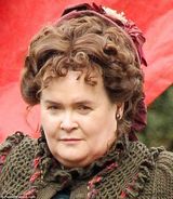 组图：苏珊大妈穿越扮相现身片场 将亮相大银幕