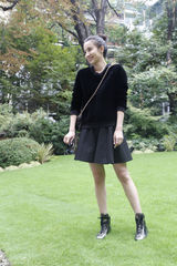 组图：宋佳获金鸡百花最佳女主角 抹胸白裙俏丽