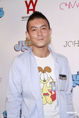 组图：陈冠希否认搭上混血女模 对汤唯是纯粹欣赏