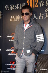 高清组图：古天乐上海代言帅气现身没架子