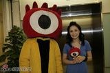 高清组图：阿娇做客新浪 和大浪人亲密合影