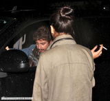 组图：希安-拉博夫满脸胡茬一头卷毛泡夜店