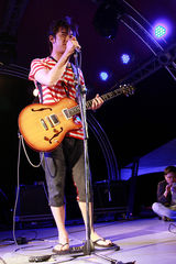 组图：陈柏霖首登春呐舞台现场唱摇滚