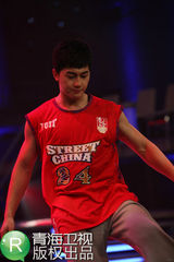 组图：完美先生周冠军出炉 李晨客串酒吧舞女