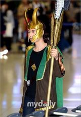 组图：SJ结束南美巡演回国 变动漫人物亮相机场