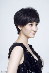 组图：《天使》七夕收官 李小冉曝黑裙写真