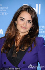 《Twice Born》发布会 佩内洛普-克鲁兹甜笑亮相