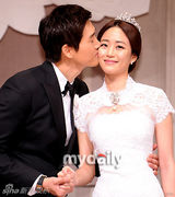 组图：韩国明星情侣刘志泰金孝珍婚礼新闻发布会