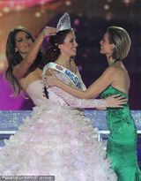 组图：佳丽戴尔芬获2012法国小姐冠军喜极而泣