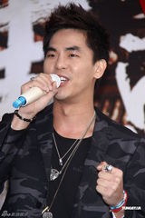 组图：柯有伦助阵《阵头》答谢会望票房破三亿